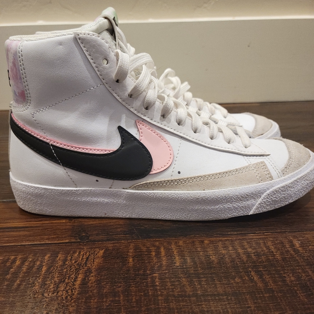 Blazer Mid '77 SE GS 'White Arctic Punch